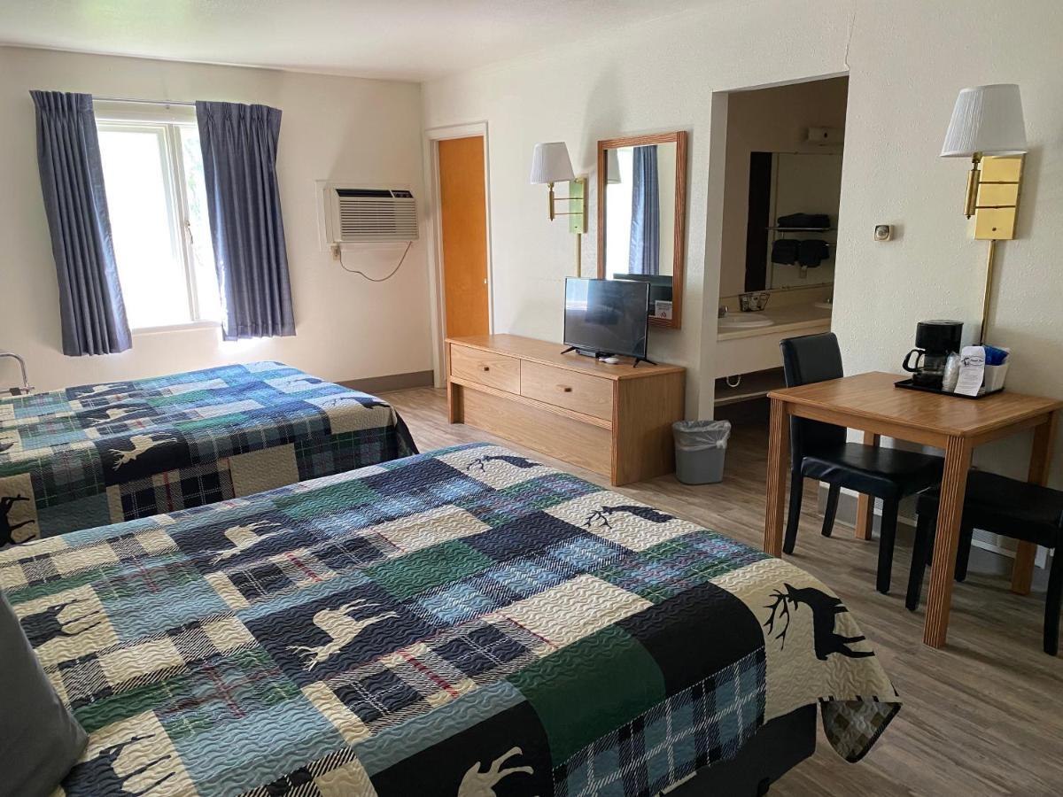 Deer Lodge Motel 선댄스 외부 사진
