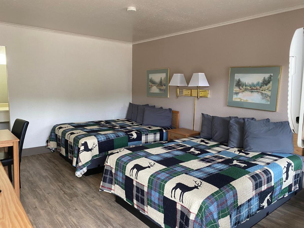 Deer Lodge Motel 선댄스 외부 사진