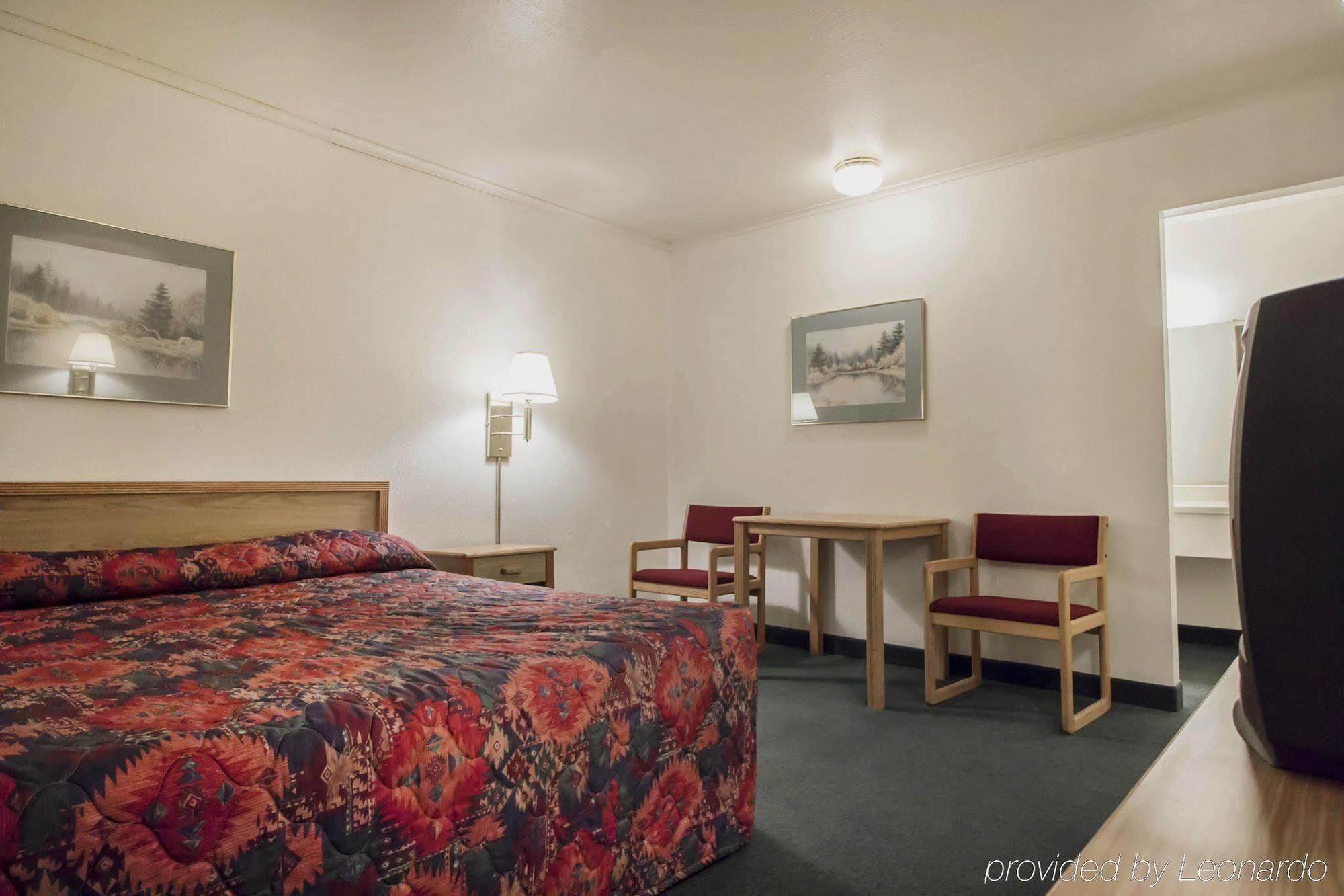 Deer Lodge Motel 선댄스 외부 사진