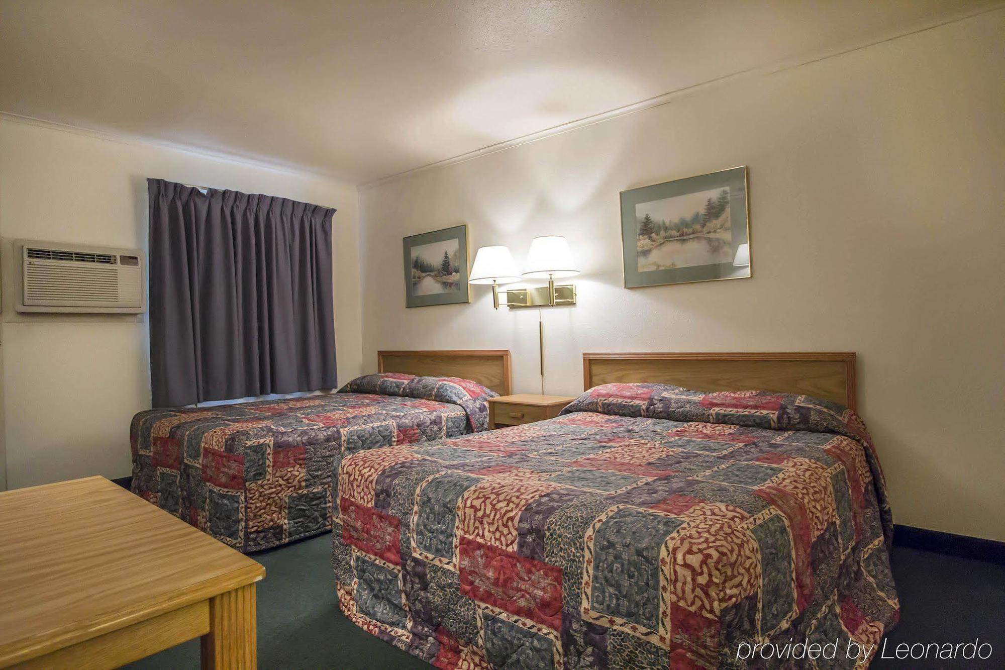 Deer Lodge Motel 선댄스 외부 사진
