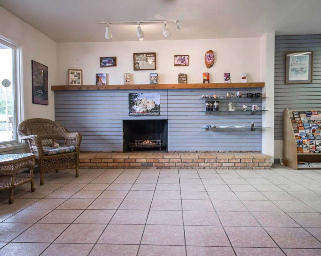 Deer Lodge Motel 선댄스 내부 사진