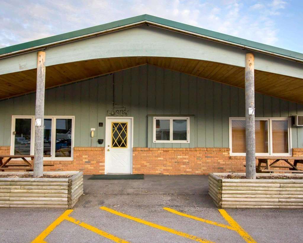 Deer Lodge Motel 선댄스 외부 사진