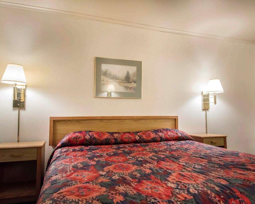 Deer Lodge Motel 선댄스 객실 사진