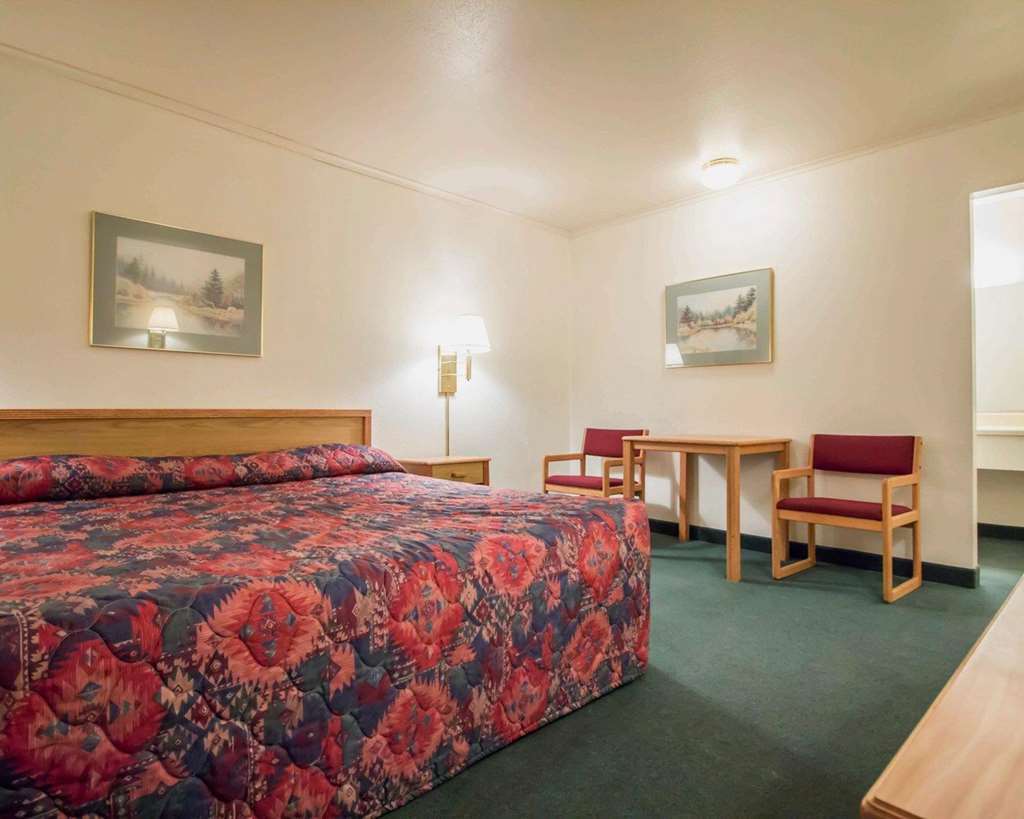 Deer Lodge Motel 선댄스 객실 사진