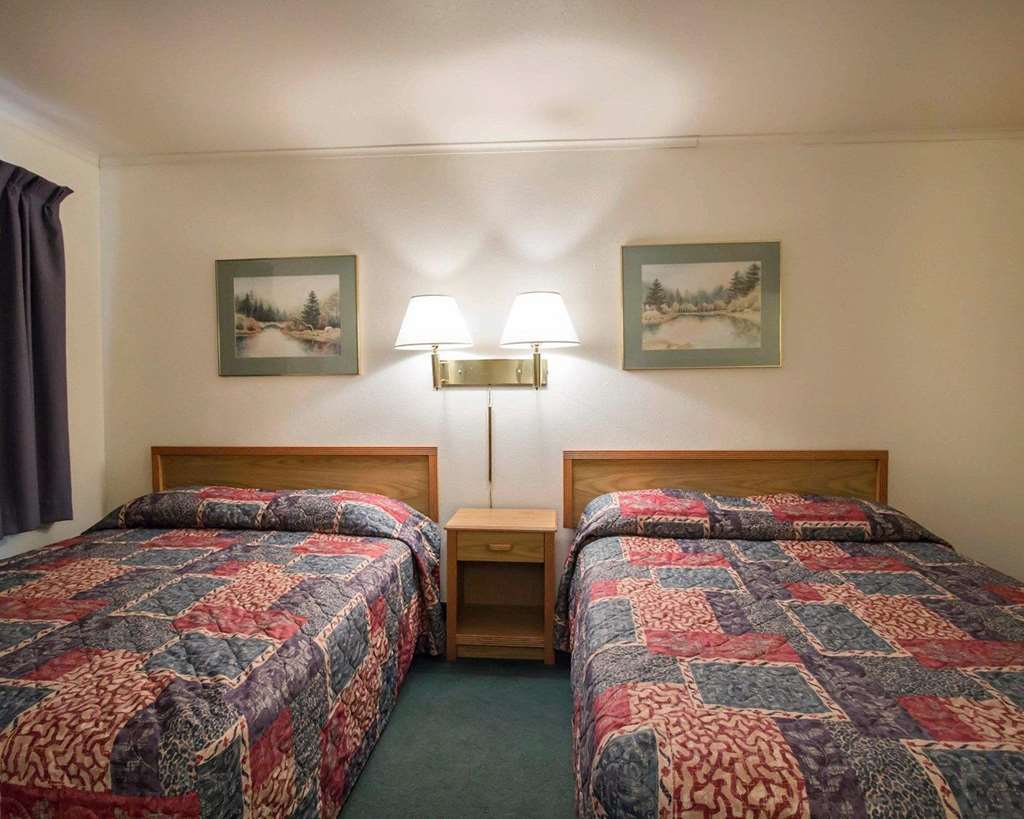 Deer Lodge Motel 선댄스 객실 사진